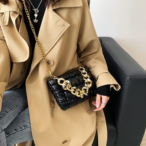 NWOT Stunning 2pcs Set/Black Big Brimmed Fedora Hat /Chain Purse - Picture 2 of 9